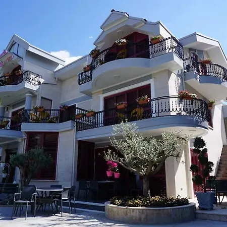 Lux De Paris Hotel