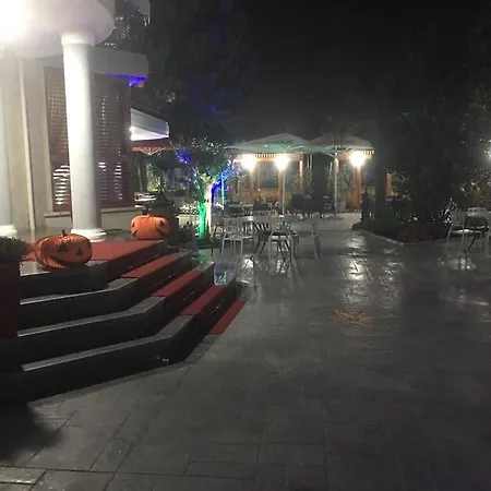 Lux De Paris Tirana