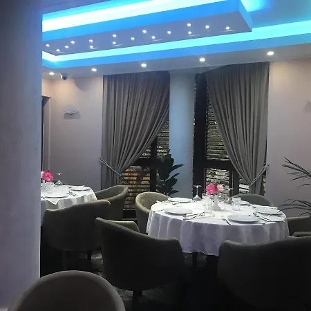 Lux De Paris Tirana