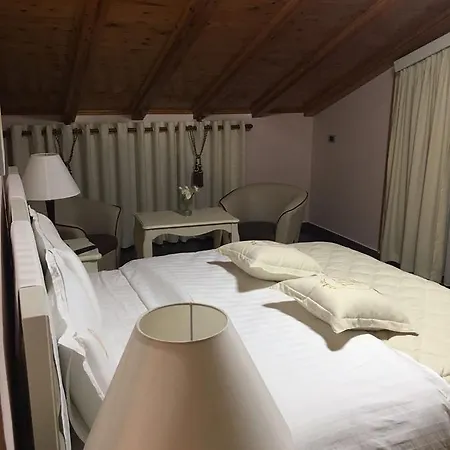 Lux De Paris Tirana
