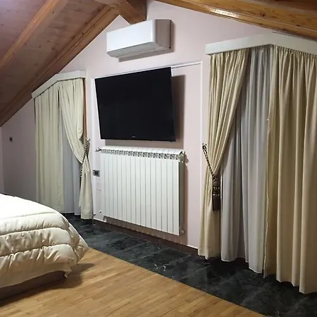 Lux De Paris Hotel