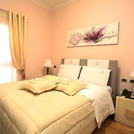 Hotel Lux De Paris 4*