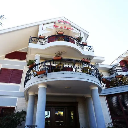 Lux De Paris Hotel