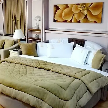Lux De Paris 4* Tirana