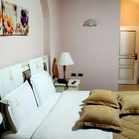 Lux De Paris Hotel Tirana