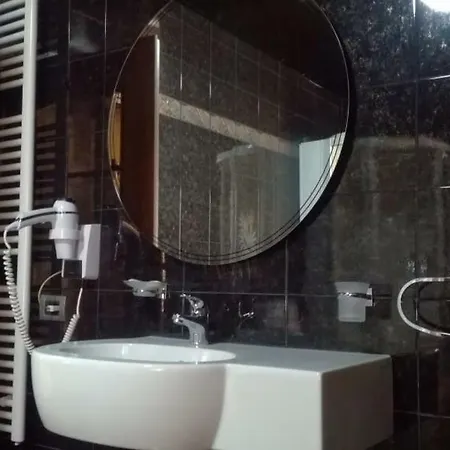 Lux De Paris 4*