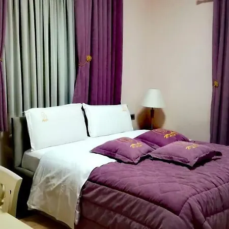 Lux De Paris 4* Tirana