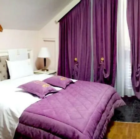 Lux De Paris 4* Tirana